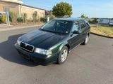 Skoda Octavia Combi 2.0 Elegance Elegance - Skoda Octavia aus 2001: Kombi