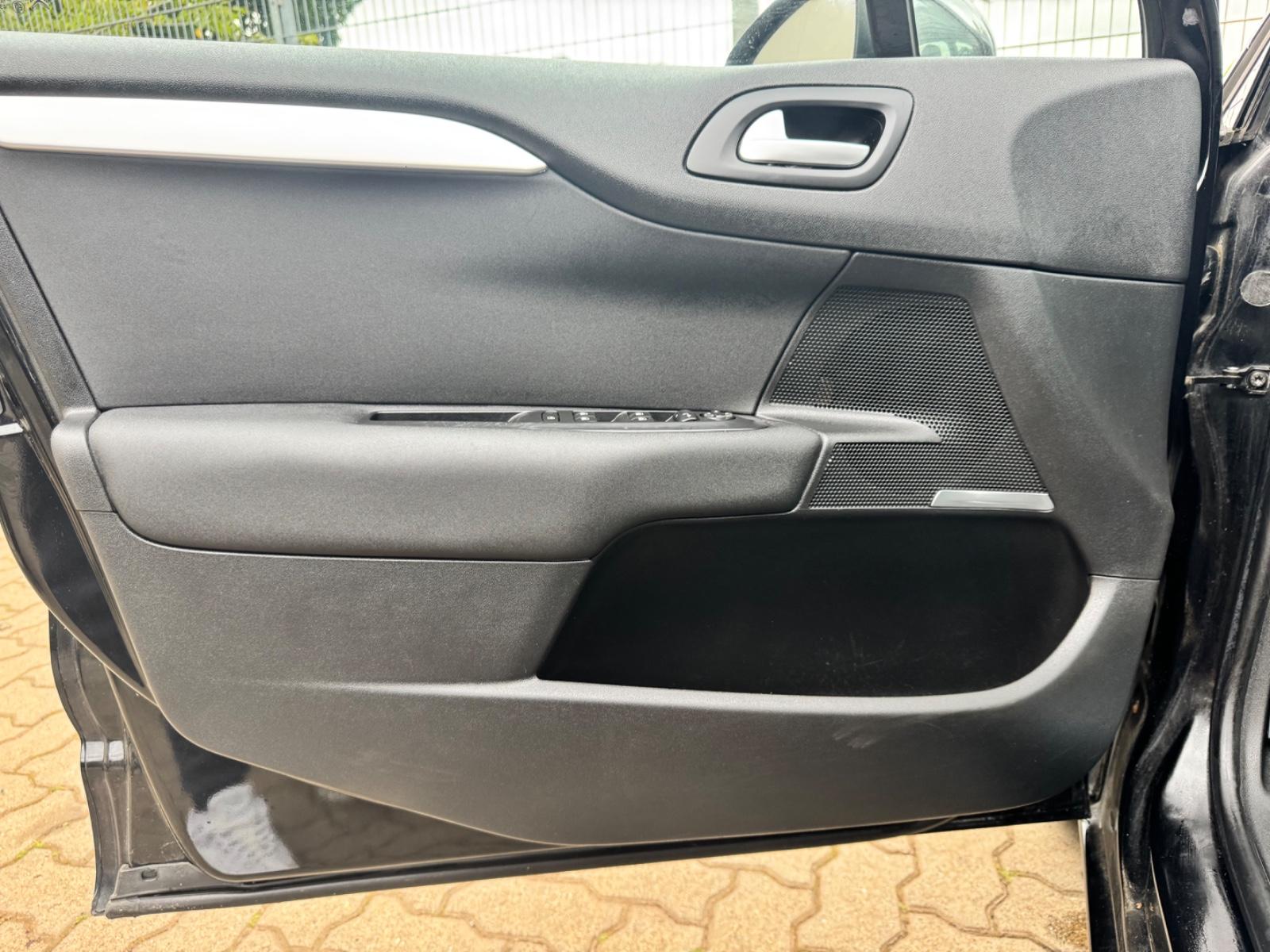 Citroën C4 Lim. Selection  Klimaaut/Tempomat/PDC/HU neu