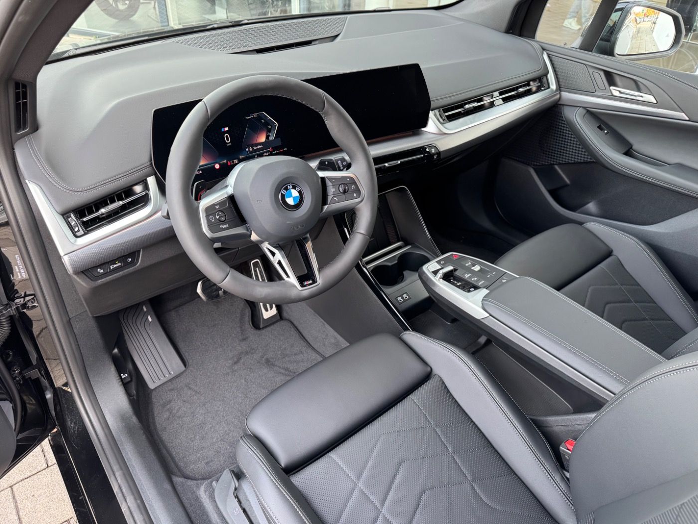 Fahrzeugabbildung BMW 223i Active Tourer M-Sportpaket PremiumPaket