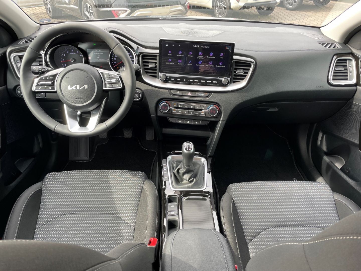 Fahrzeugabbildung Kia Ceed_sw Ultima LED totWinkAss Kamera SHZ PDC