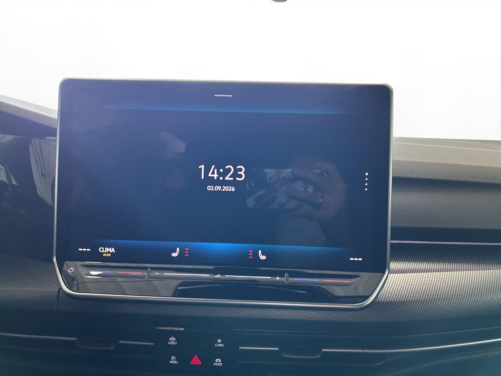 Volkswagen Golf VIII 1.5 eTSI DSG R-Line NAVI LED, миниатюра 14