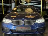 BMW 530d Touring M Sportpaket*PANO/LED/KAMERA/DISTR. - : Blau, Kombi, Sportpaket