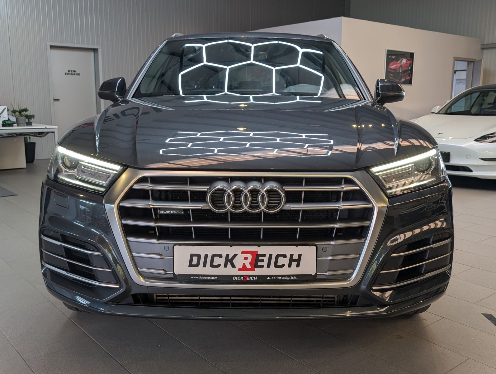 Fahrzeugabbildung Audi Q5 45 TDI Quattro S-Line Sport TEMP MMI SHZ 20"