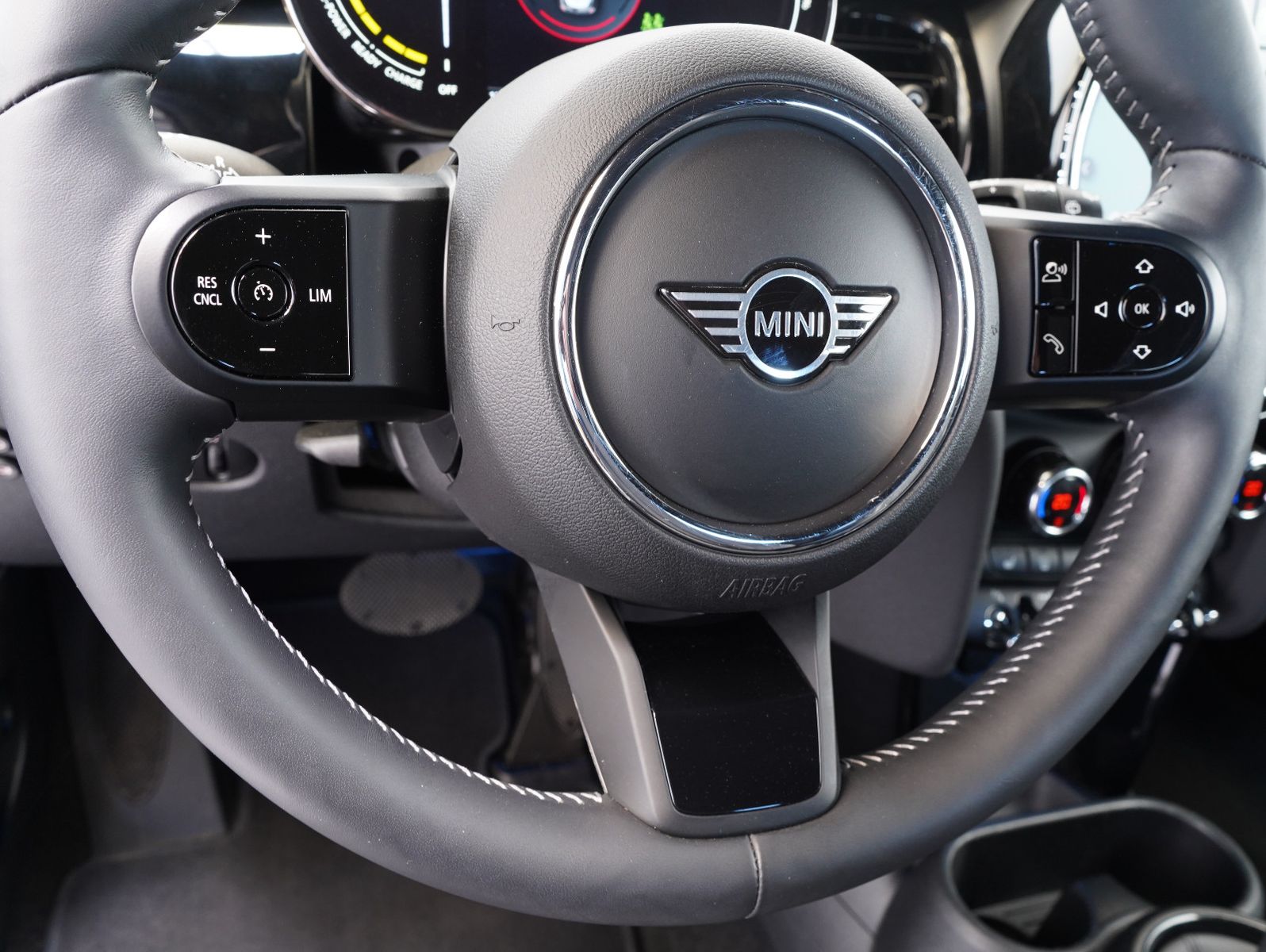 Fahrzeugabbildung MINI Cooper SE Classic Trim YOURS/LED/NAVI/WÄRMEPUMPE