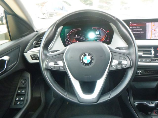 Fahrzeugabbildung BMW 218d Gran Coupé >NAV/AHK/LED/18Zoll Alu<