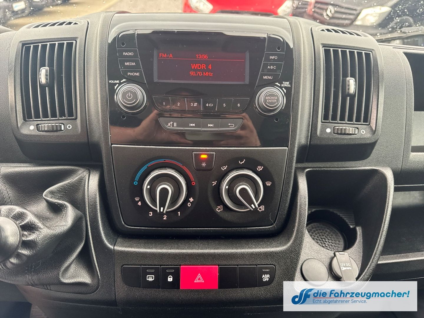 Fahrzeugabbildung Peugeot Boxer Kasten Hochraum 333 L2H2 Pro BlueHDi 140 S