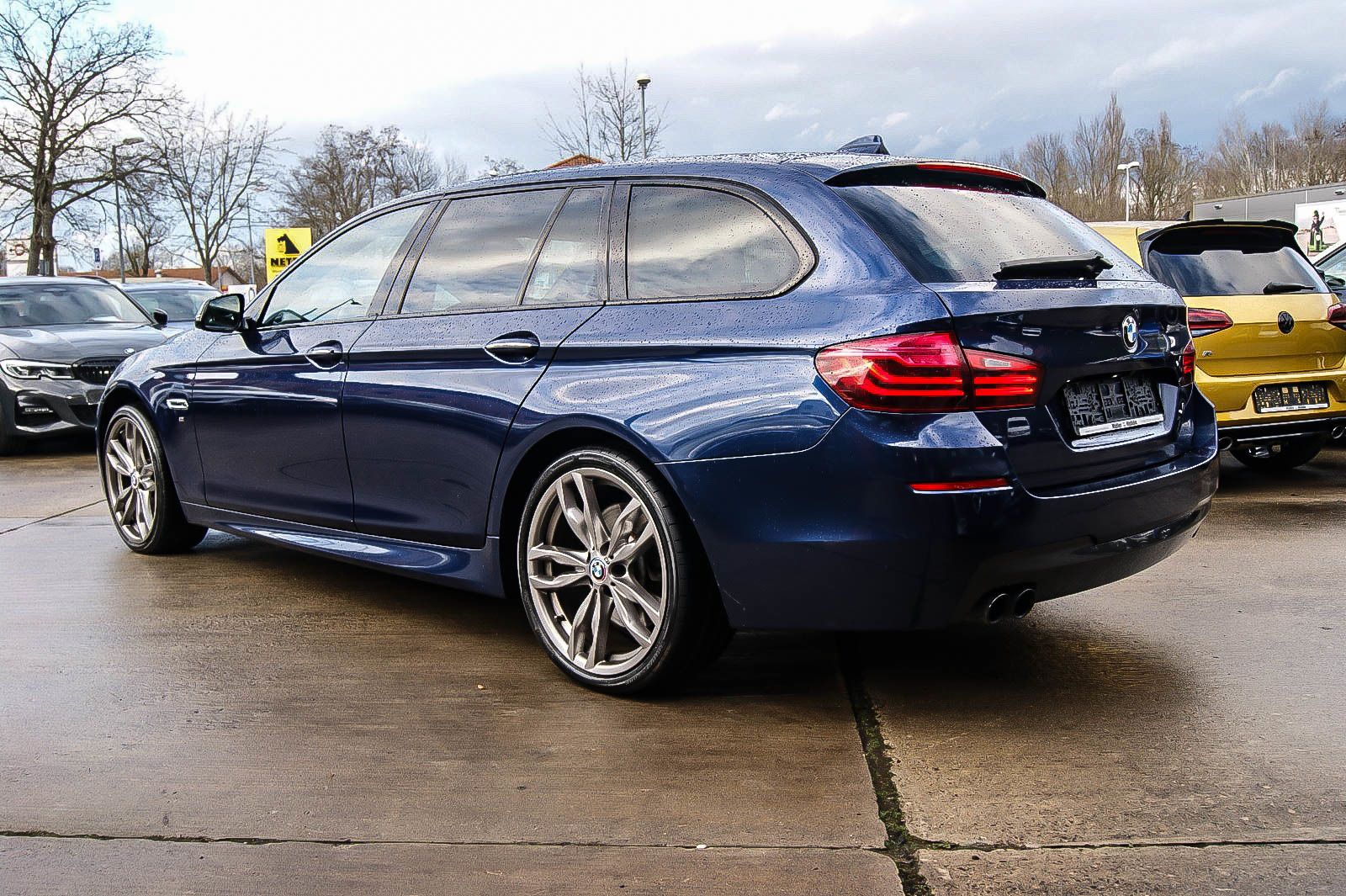 Fahrzeugabbildung BMW 530d xDrive M-SPORT LED NAVI PANO HEAD-UP KAMERA