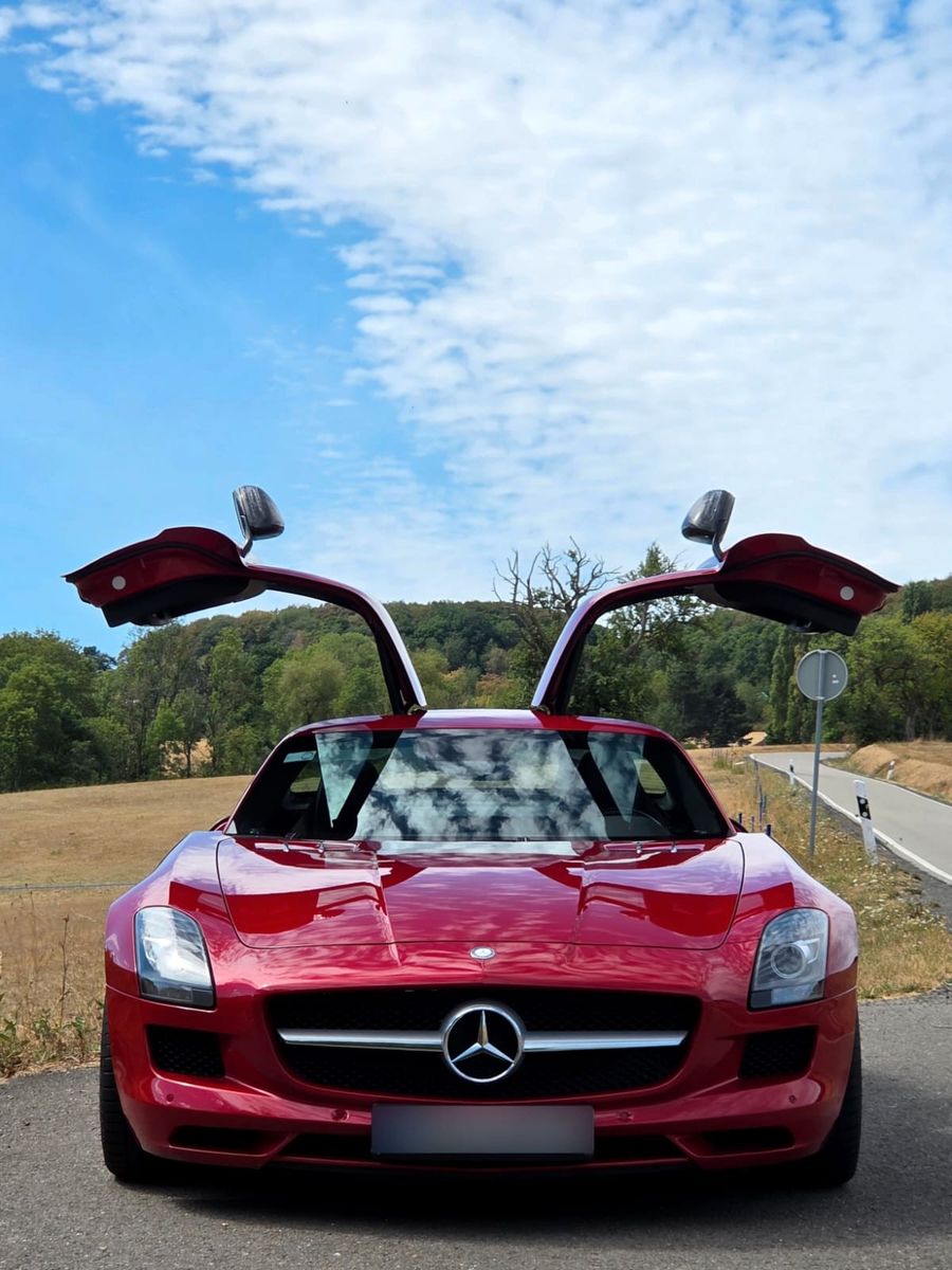 Fahrzeugabbildung Mercedes-Benz SLS AMG/BRD/Fast wie neu/Full Carbon/1A Historie