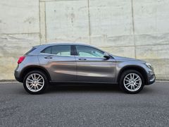 MERCEDES-BENZ GLA 200 1,6 Benzin Navi Automatik 80Tkm TÜV01/28