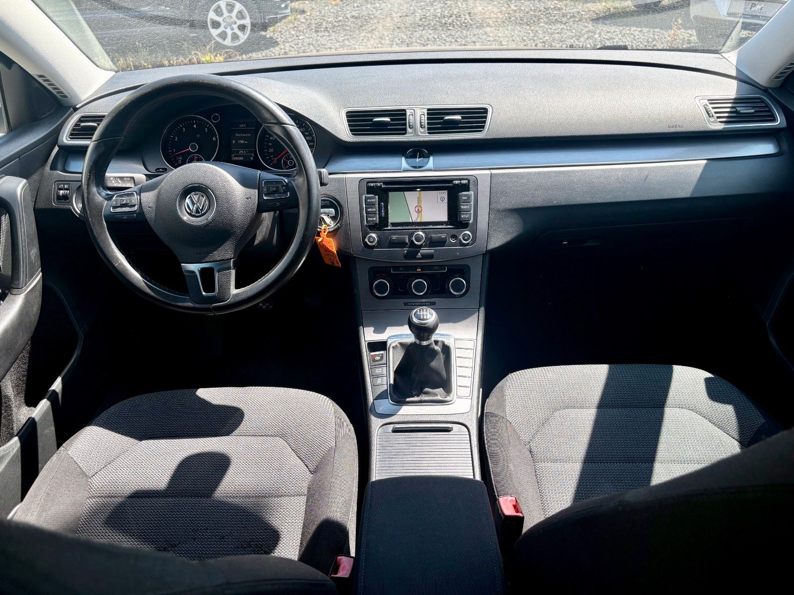 Fahrzeugabbildung Volkswagen Passat Variant 1.4 TSI Comfortline Navi PDC 2.HD