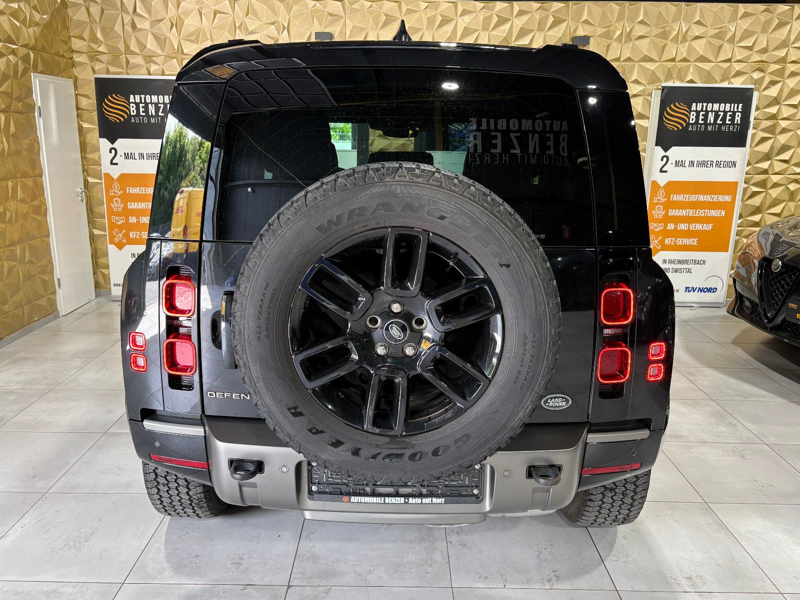 Fahrzeugabbildung Land Rover Defender 90 X-Dynamic S/360°/SOUND/APPLE/NAVI/