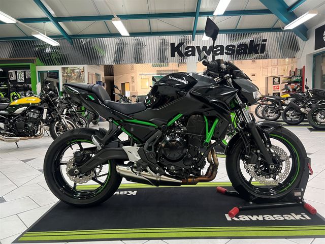 Kawasaki Z650 viel Zubehör