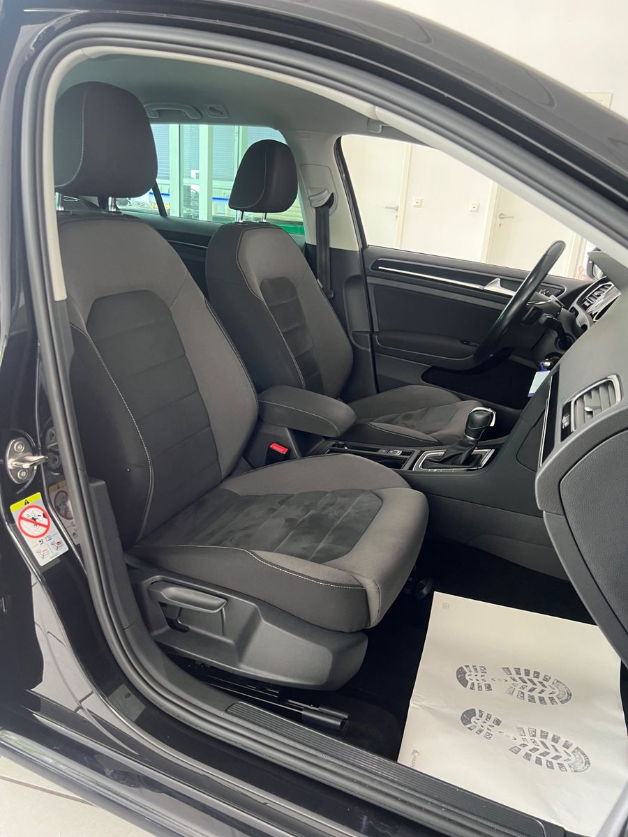 Fahrzeugabbildung Volkswagen Golf VII Variant Highline*Automatik