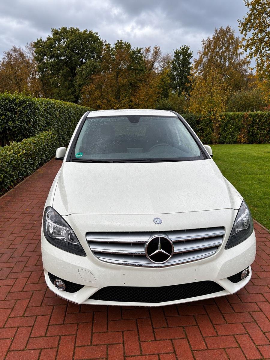 Mercedes-Benz B 200