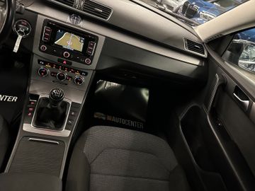 MYAUTOCENTER – Gebraucht- und Jahreswagen mit Werkstattservice in Pfaffenhofen Volkswagen Passat Variant Comfortline BlueMotion *AHK*Klima