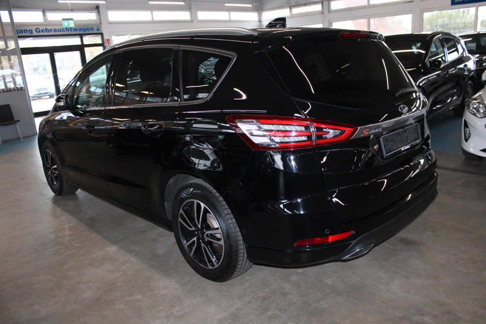 Fahrzeugabbildung Ford S-Max 140kW Titanium Automatik LED ACC CAM uvm.
