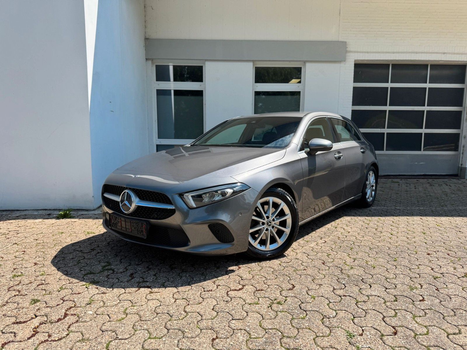 MERCEDES-BENZ A 200 Progressive MBUX Kamera AHK LED Virtual