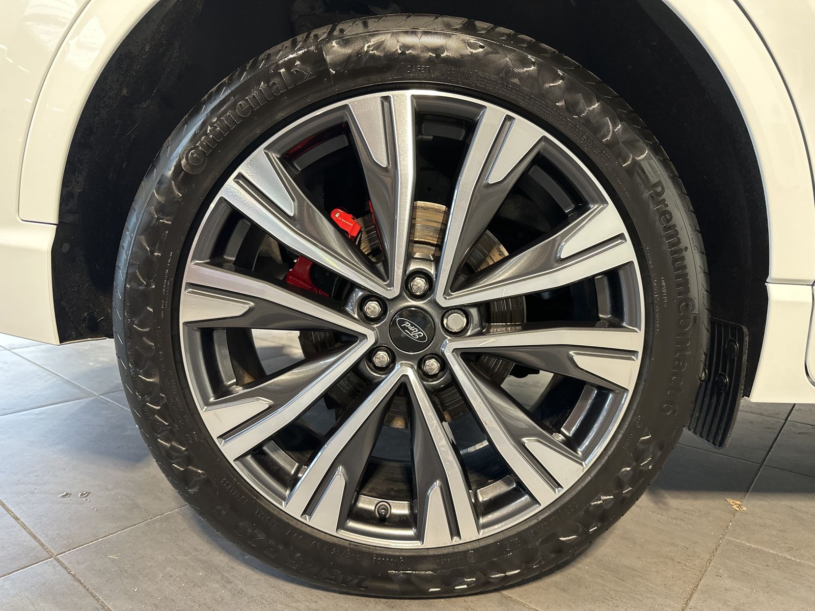 Fahrzeugabbildung Ford Kuga ST-Line X NAV+LED+PANO+AHK+20ZO+ACC+KAMERA