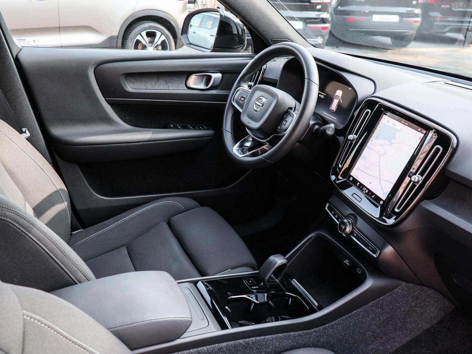 Volvo XC40 Single Motor Core Recharge Pure Electric 2W