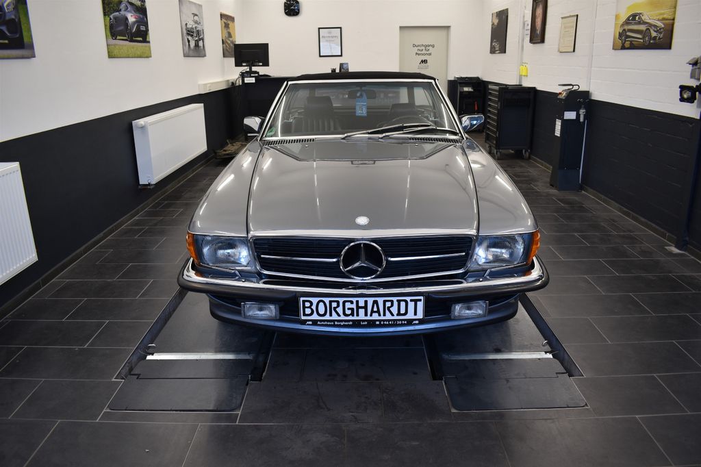 Mercedes-Benz 300