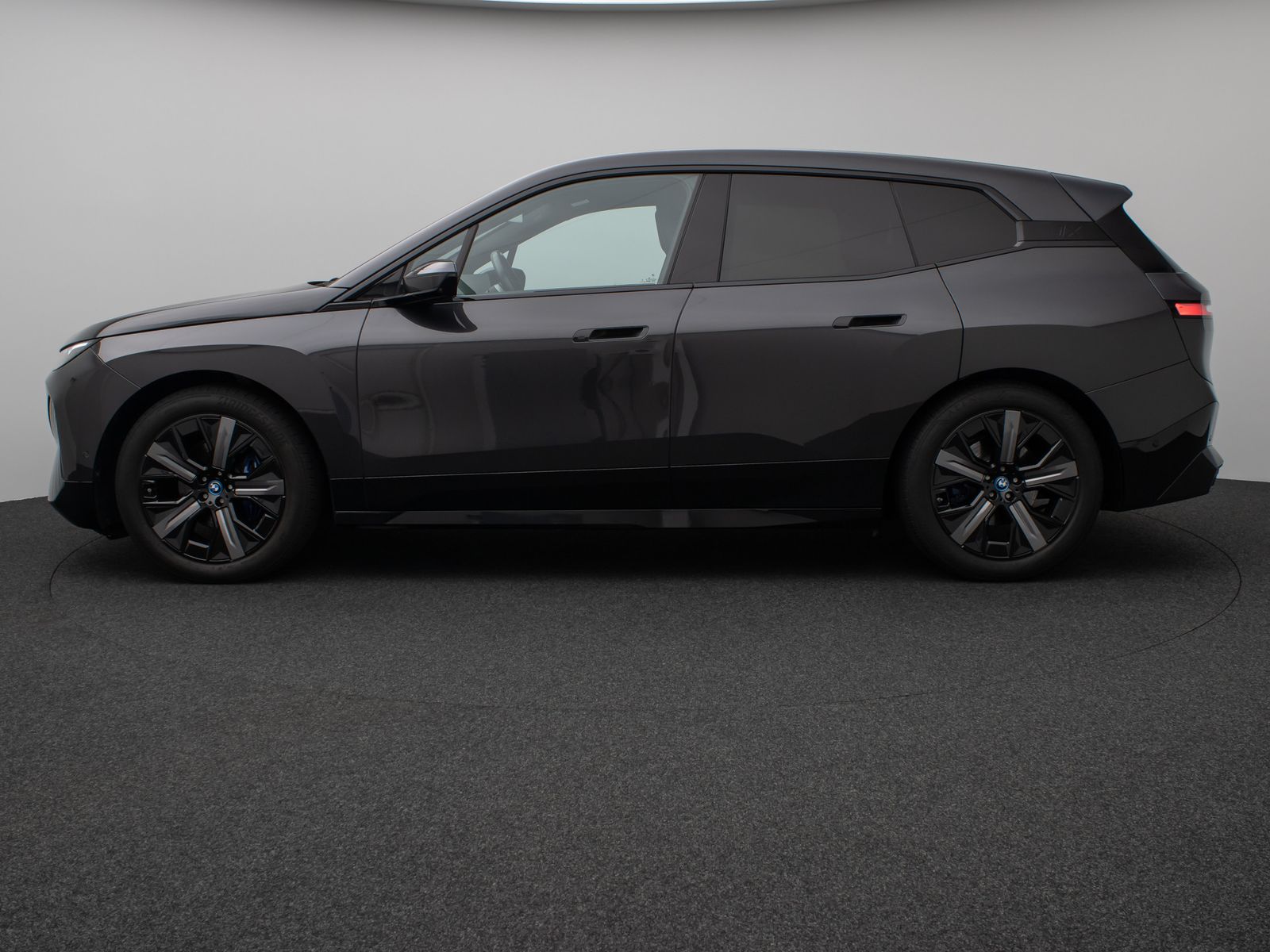 Fahrzeugabbildung BMW iX xD40 Sportpaket360°DAB H/K ACC AHK Komfort