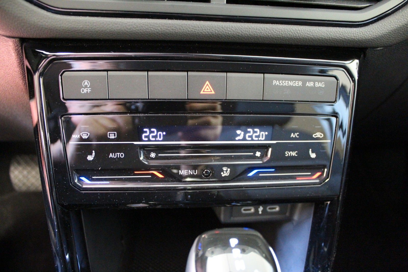 Fahrzeugabbildung Volkswagen T-Cross 1.0 TSI DSG *Sitzhzg*Kamera*