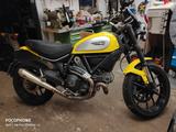 Ducati Scrambler - DUCATI GELB