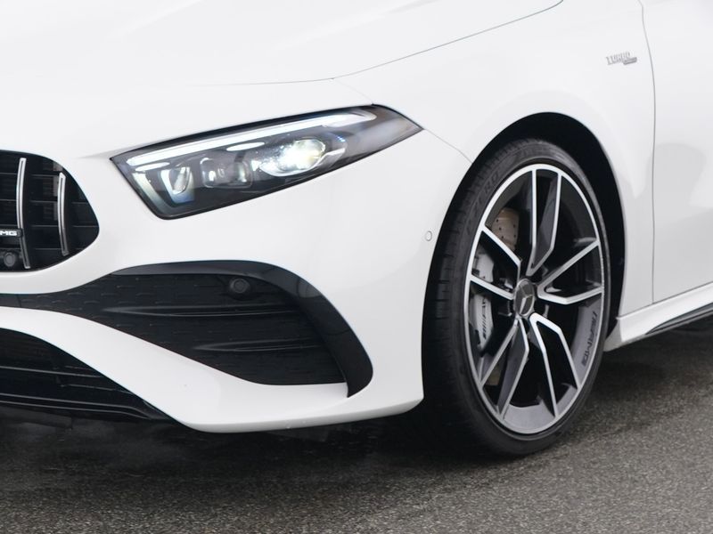 Fahrzeugabbildung Mercedes-Benz AMG A 35 4M NIGHT+AHK+PANO+MULTIBEAM+19''+AMBIEN