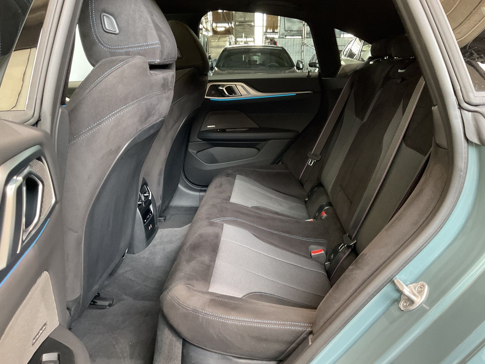 Fahrzeugabbildung BMW i4 M50 M Sportpaket pro | 19" LMR | Harman Kardo