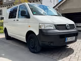 Volkswagen T5 Transporter - Volkswagen T5 mit Benzin-Antrieb