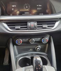 Alfa-Romeo Stelvio - 4