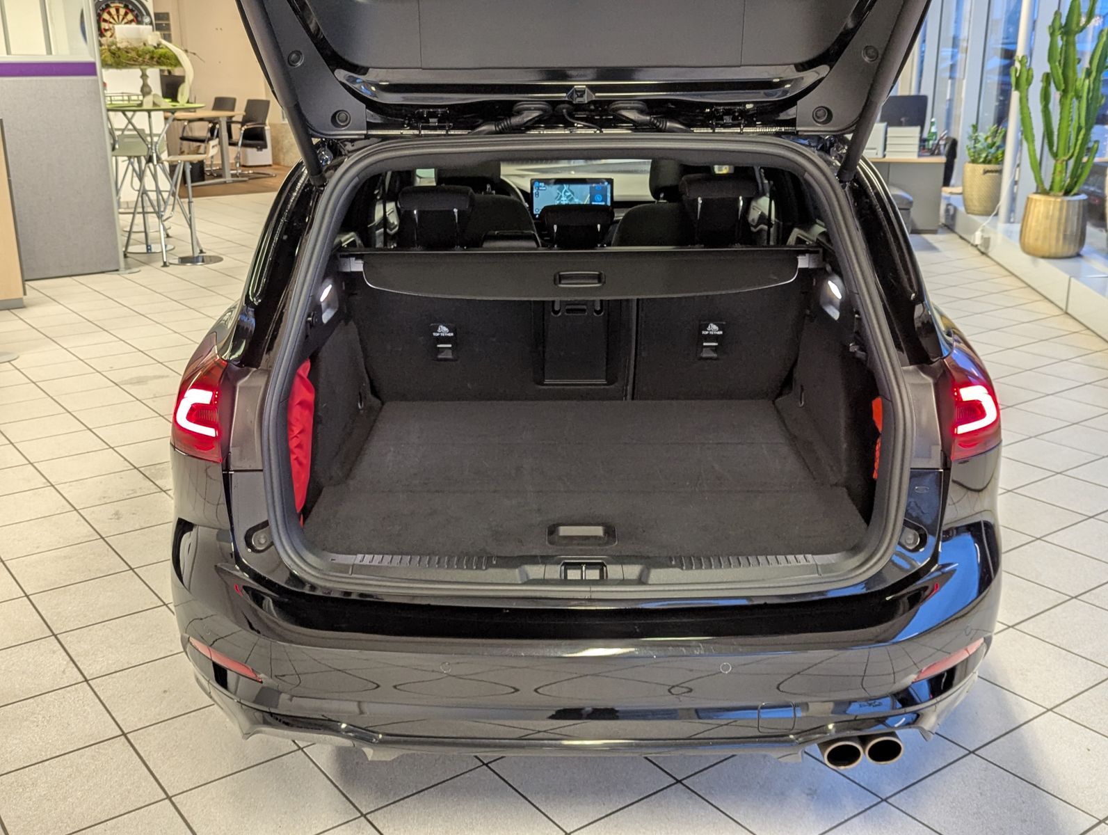 FORD Focus 1.0 ST-Line X EB Matrix Cam B&O Pano ACC - Image 17