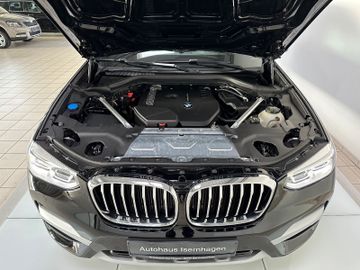 Fahrzeugabbildung BMW X3 sD30i xLine SAG Panorama Kamera HUD HiFi LED