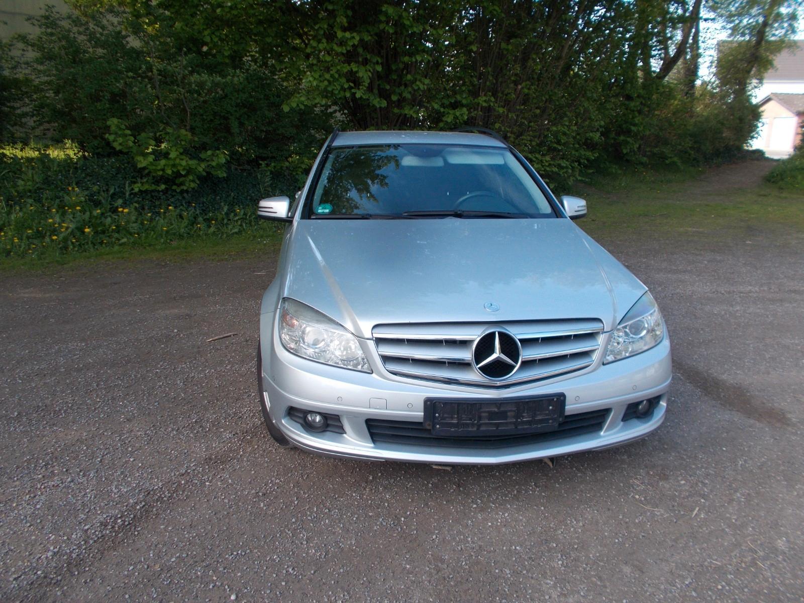 Mercedes-Benz C200 2011 — photo 10