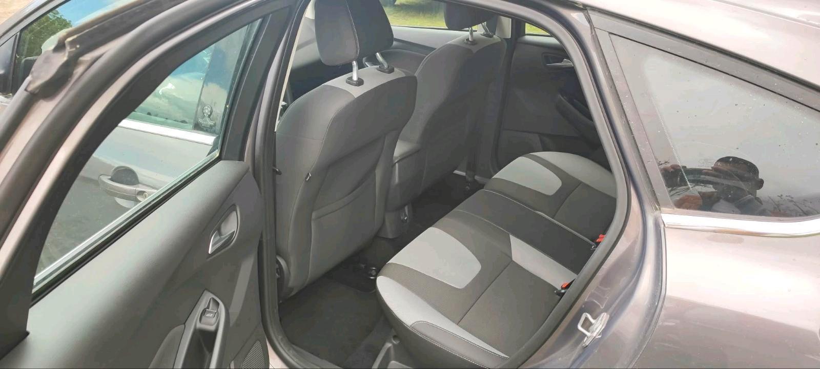 Ford Focus 2013 — photo 8