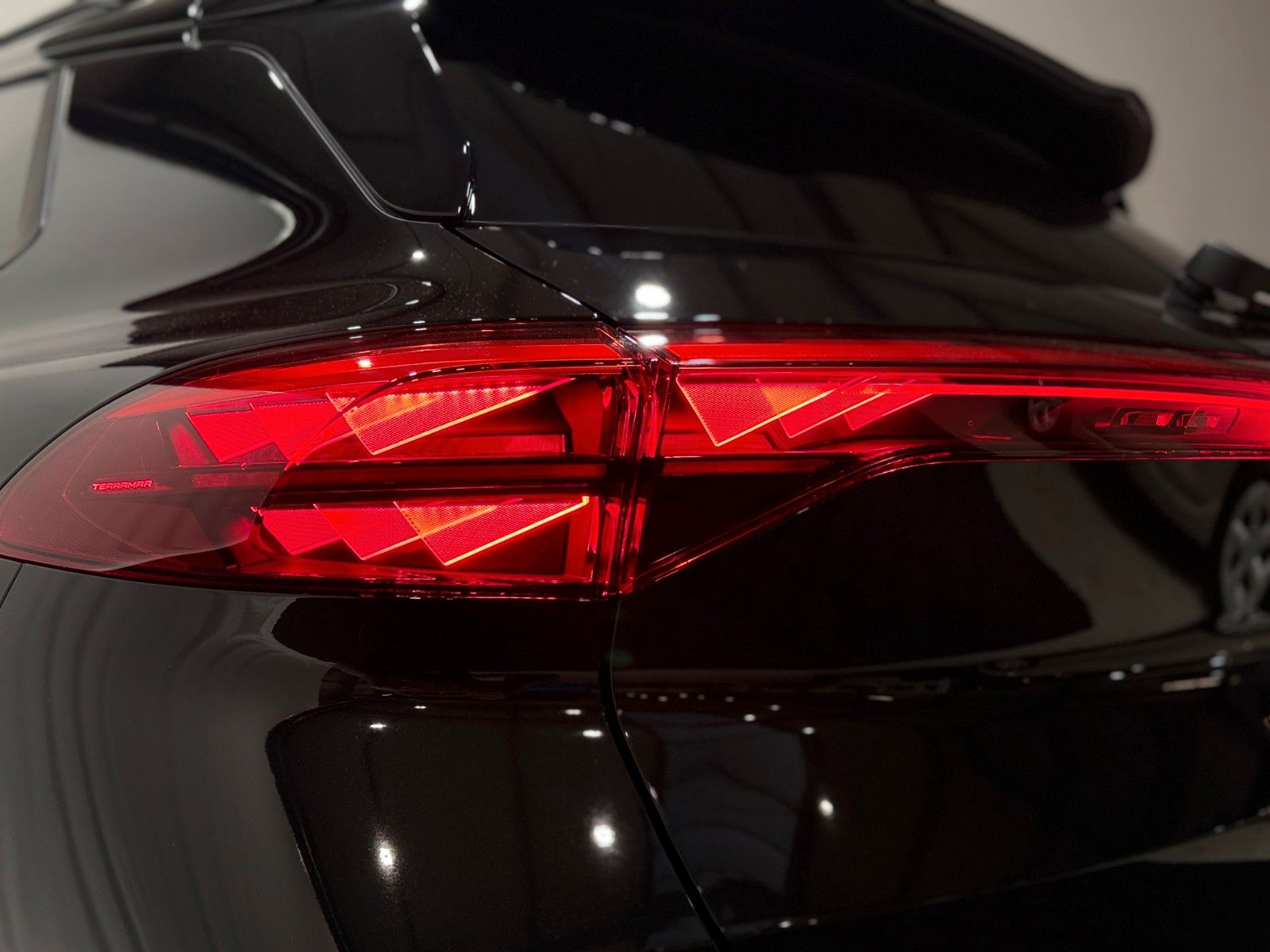 Fahrzeugabbildung CUPRA Terramar 2.0 TSI-4Drive-VZ-AHK-Memory