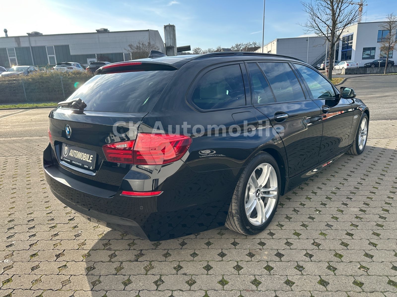 Fahrzeugabbildung BMW 520d Touring M-Sport/Shadow-Line/Navi/Pano/Kam.
