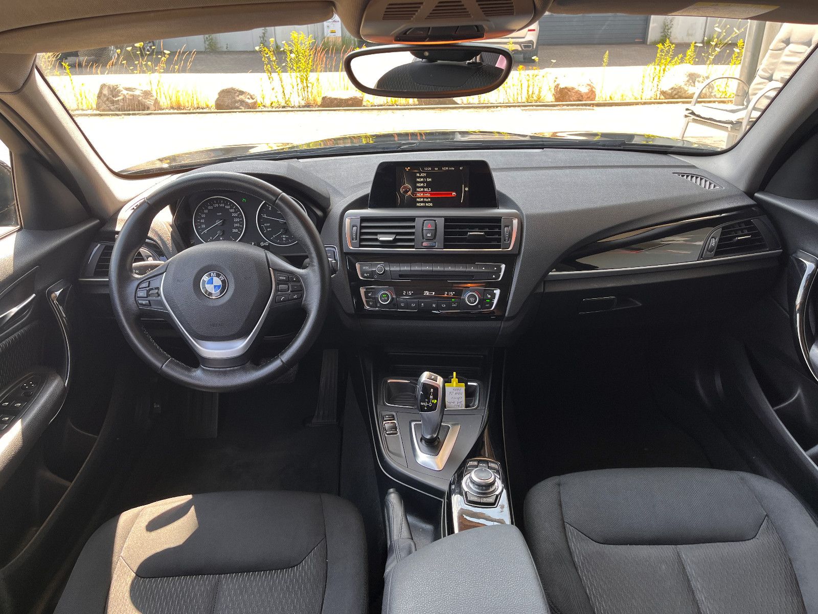 Fahrzeugabbildung BMW 118 1 Limousine 5-trg. 118 i Advantage Automatik