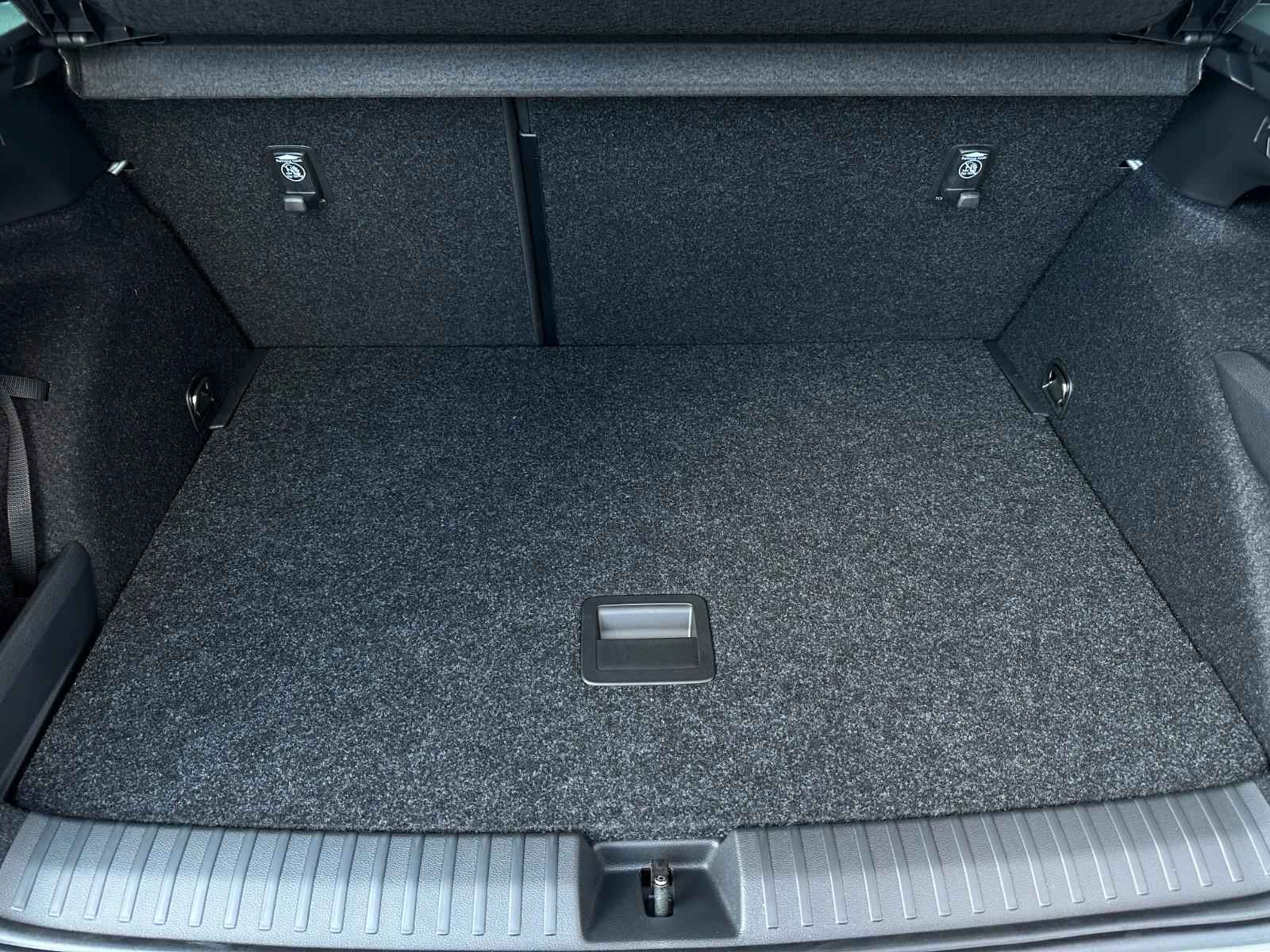 Skoda 116PS DSG Monte Carlo Side Assist ACC KAMERA AHK