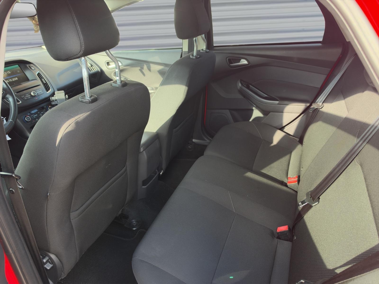 Ford Focus 2014 — photo 9