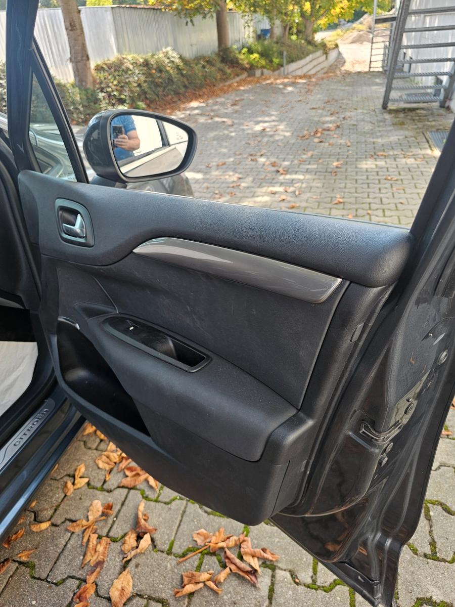 Citroën C4 THP 155 Exclusive EGS6/AUTOMATIK/RENTNERFAHRZ