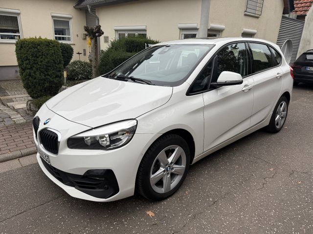 BMW 216d Active Tourer Pano Sportsitze SHZ PDC Navi