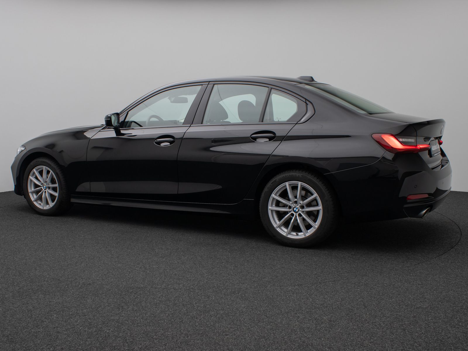 Fahrzeugabbildung BMW 318i DAB PDC Widscreen Geschwindigkeitsreg LED