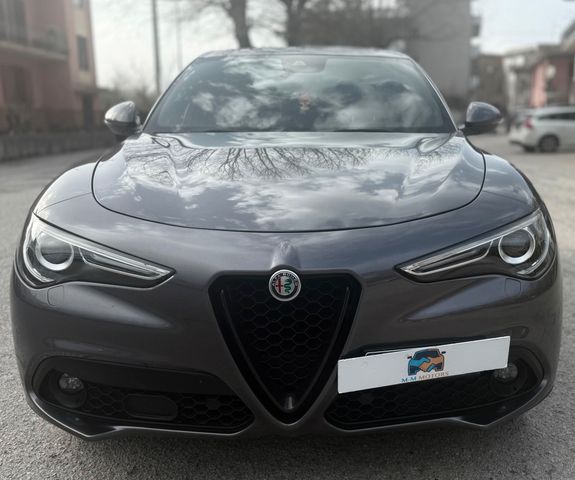 Alfa Romeo Stelvio 2.2 Turbodiesel 210 CV AT8 Q4