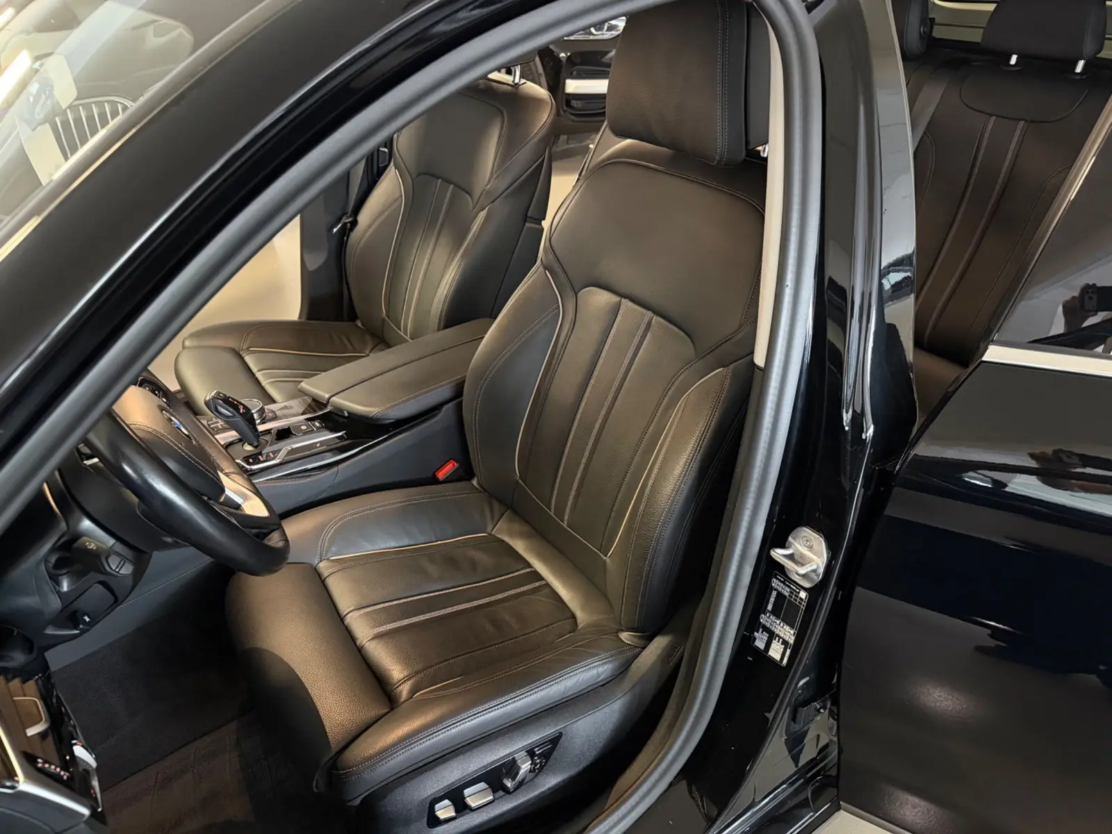 BMW 530 i Luxury Line H-KARDON/CAM/ACC/AHK/LEDER