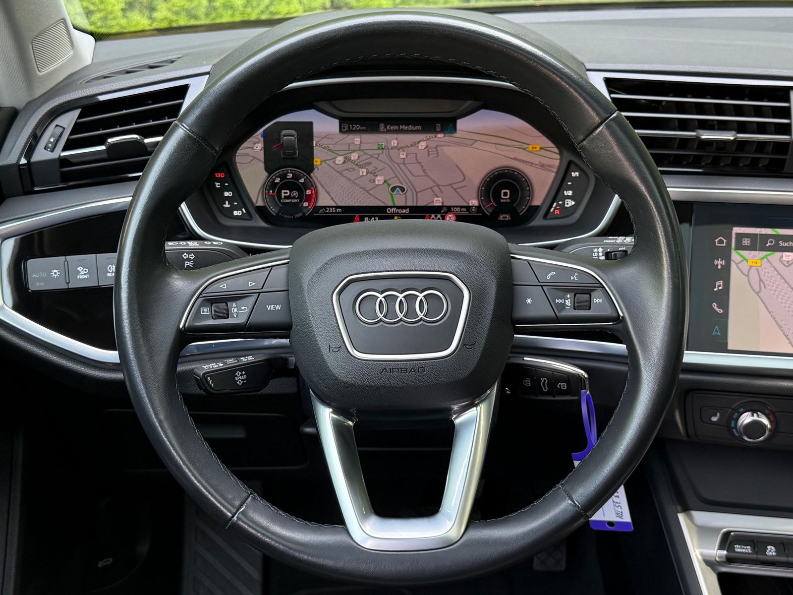 Fahrzeugabbildung Audi Q3 Sportback 35TDI S-tr. S Line LED+PANO+NAV+SHZ