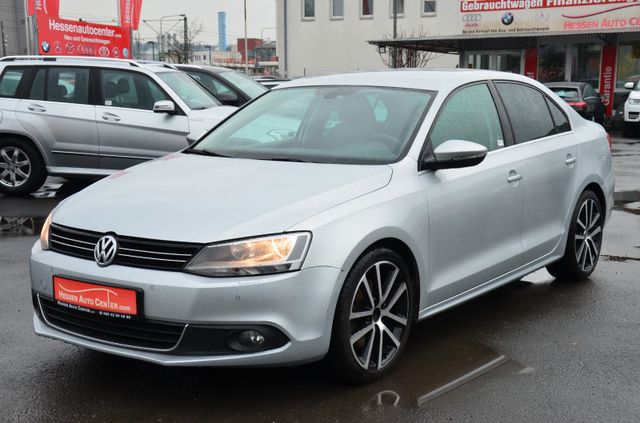 Volkswagen Jetta VI Highline*2.Hand*AHK*PDC*MFL*SR+WR*TOP