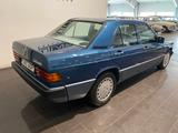 Mercedes-Benz 190 D 2.5 TURBO - Mercedes-Benz 190 mit Diesel-Antrieb: 2.5