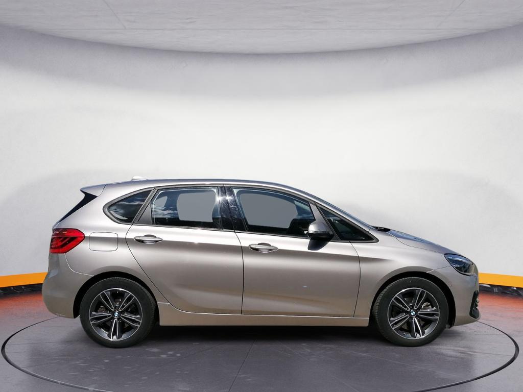 BMW 225