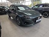 Hyundai i30 ADVANTAGE*Navi*RKam*VollLED*SitzHeiz*2ZKlima - Hyundai i30: Limousine